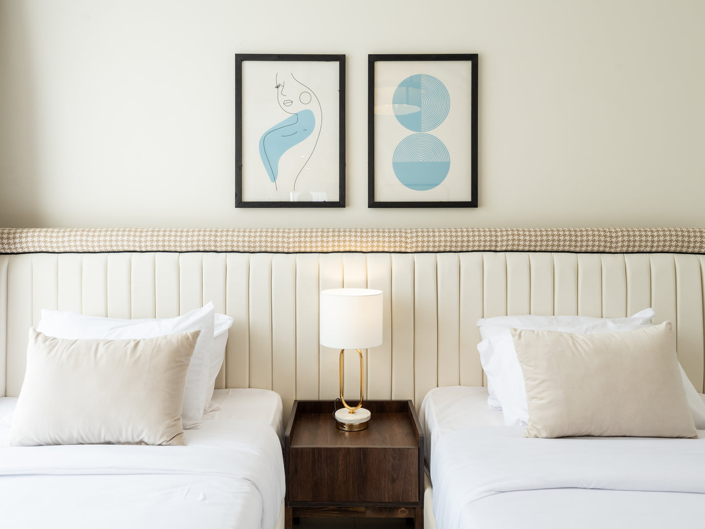 CHECKER BEDROOM